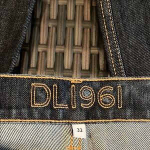 DL1961 Black Jeans with Precision Stitching